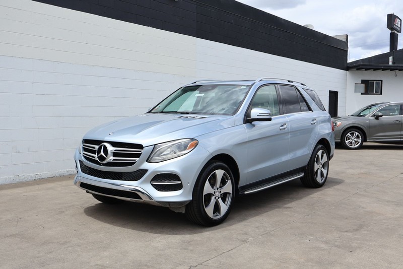 Mercedes-Benz GLE 350 Vehicle Full-screen Gallery Image 12