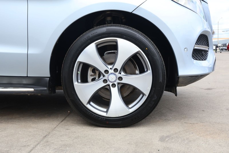 Mercedes-Benz GLE 350 Vehicle Full-screen Gallery Image 14