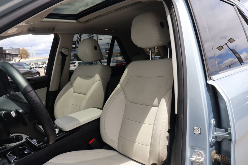 Mercedes-Benz GLE 350 Vehicle Full-screen Gallery Image 18