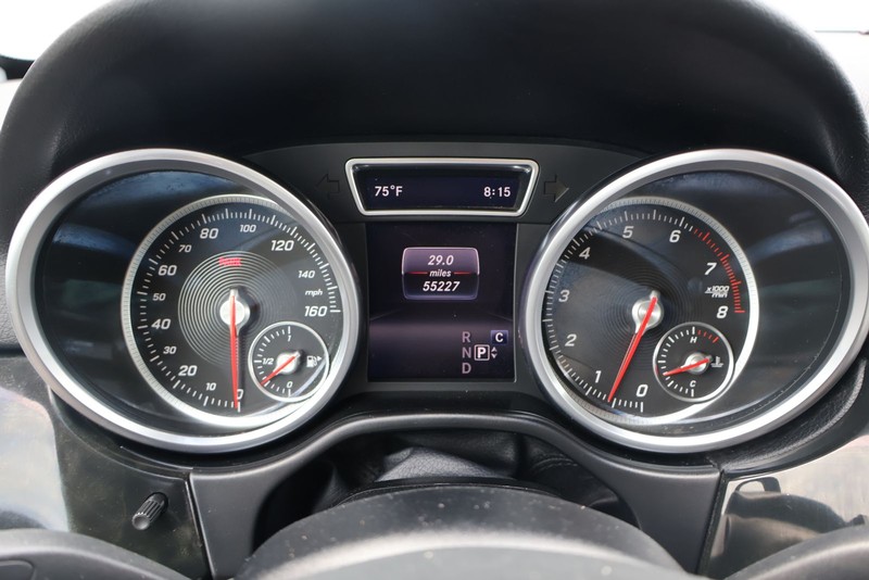 Mercedes-Benz GLE 350 Vehicle Full-screen Gallery Image 24