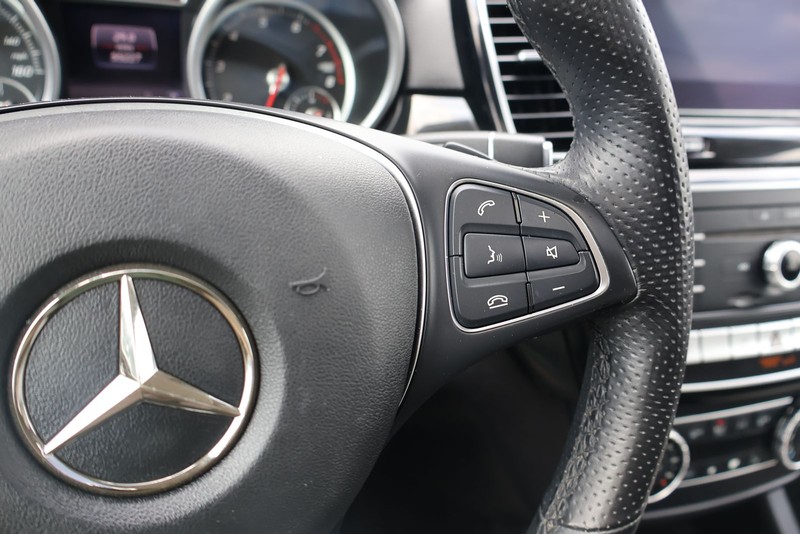 Mercedes-Benz GLE 350 Vehicle Full-screen Gallery Image 27