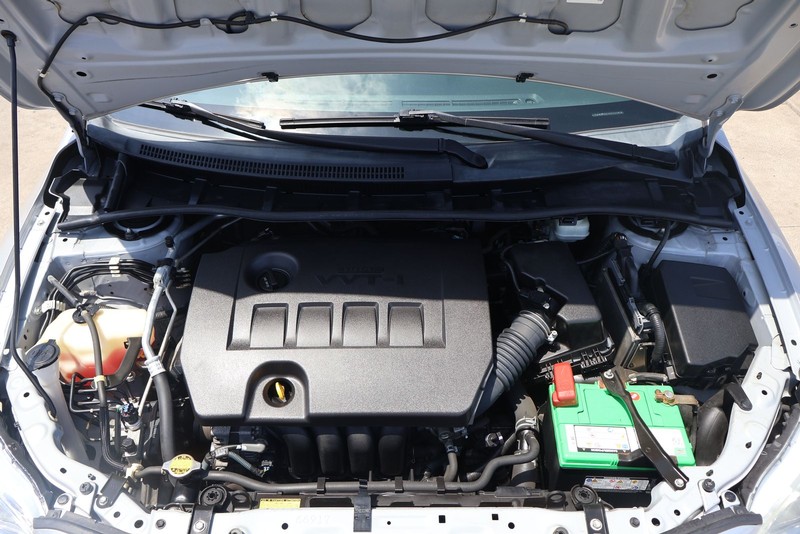 Toyota Corolla Vehicle Full-screen Gallery Image 12