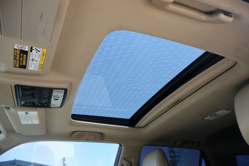 Toyota 4Runner Vehicle Full-screen Gallery Image 15