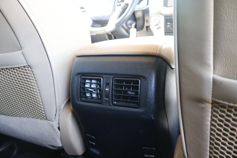 Toyota 4Runner Vehicle Full-screen Gallery Image 22