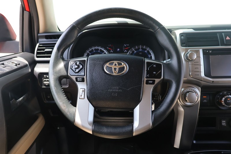 Toyota 4Runner Vehicle Full-screen Gallery Image 25