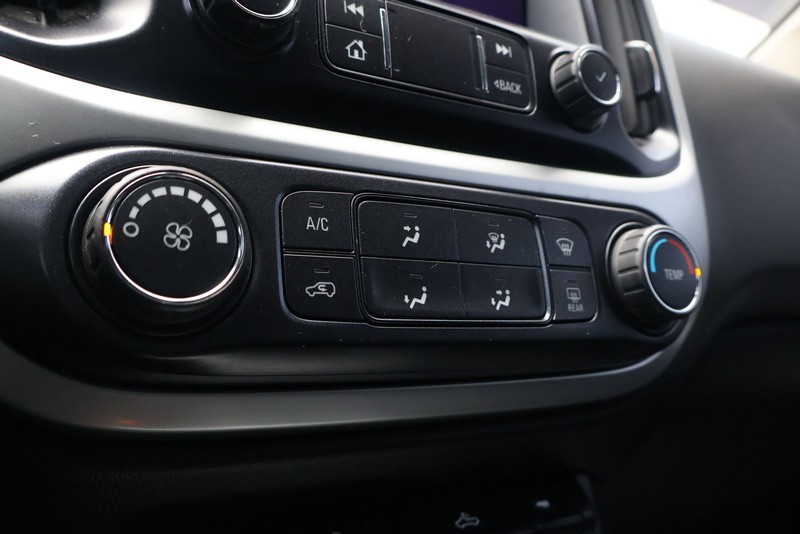 Chevrolet Colorado Vehicle Full-screen Gallery Image 29