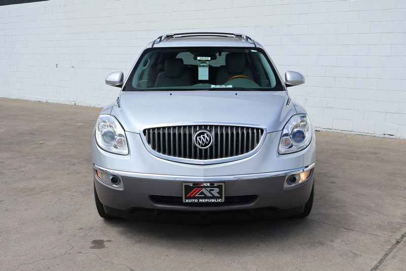 Buick Enclave Vehicle Full-screen Gallery Image 02