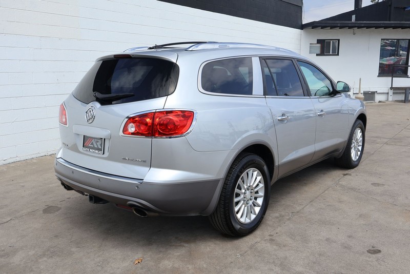 Buick Enclave Vehicle Full-screen Gallery Image 05