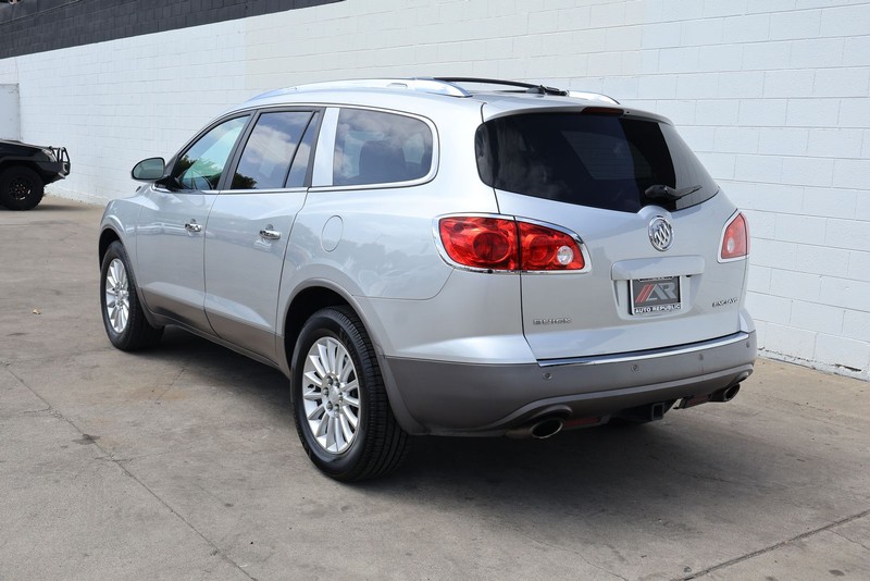 Buick Enclave Vehicle Full-screen Gallery Image 11