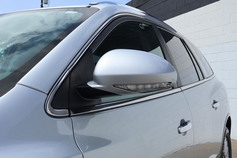 Buick Enclave Vehicle Full-screen Gallery Image 14