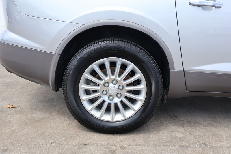 Buick Enclave Vehicle Full-screen Gallery Image 17