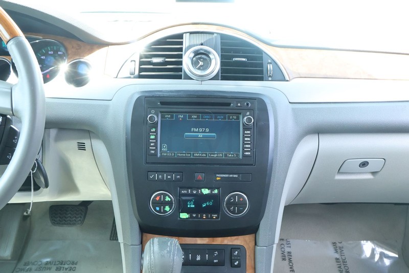 Buick Enclave Vehicle Full-screen Gallery Image 36