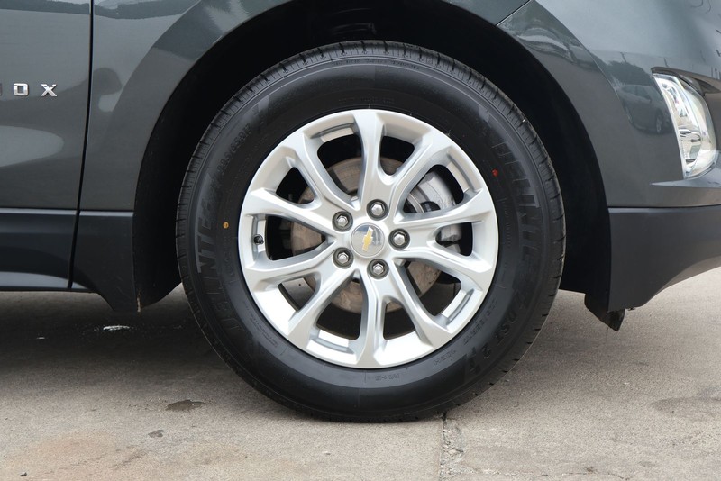 Chevrolet Equinox Vehicle Full-screen Gallery Image 13