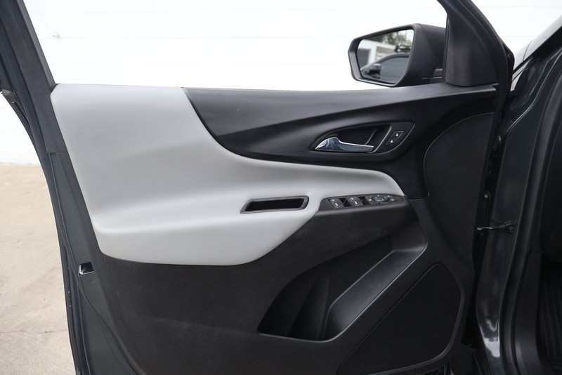 Chevrolet Equinox Vehicle Full-screen Gallery Image 14