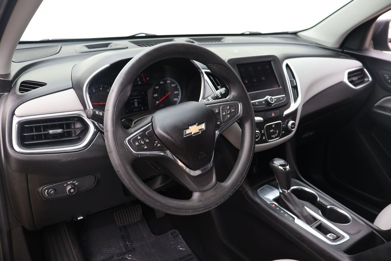 Chevrolet Equinox Vehicle Full-screen Gallery Image 15