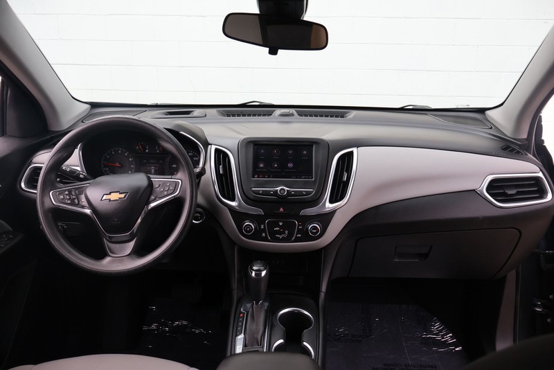 Chevrolet Equinox Vehicle Full-screen Gallery Image 22