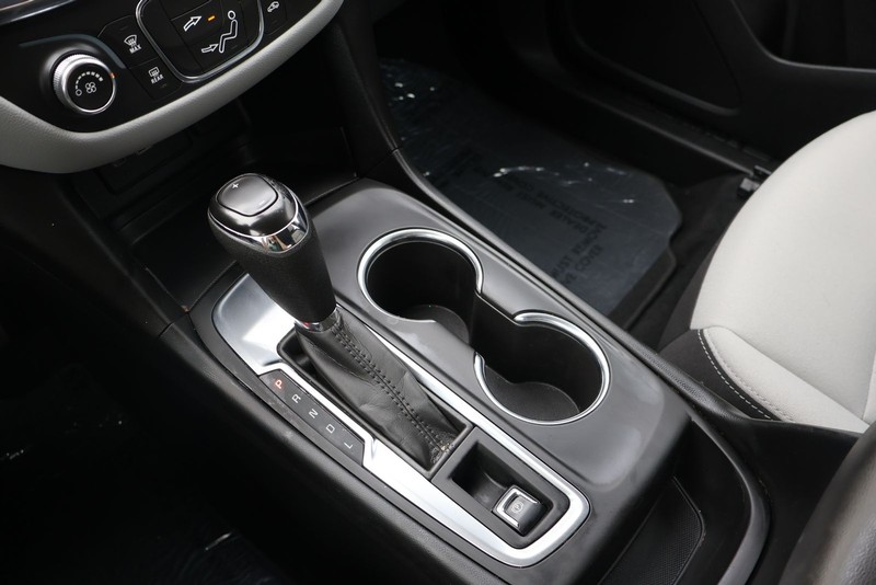 Chevrolet Equinox Vehicle Full-screen Gallery Image 30