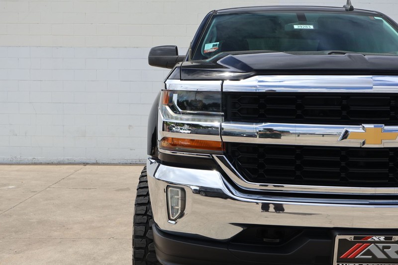 Chevrolet Silverado 1500 Vehicle Full-screen Gallery Image 03
