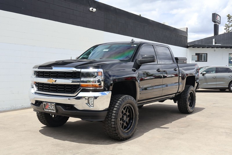 Chevrolet Silverado 1500 Vehicle Full-screen Gallery Image 11
