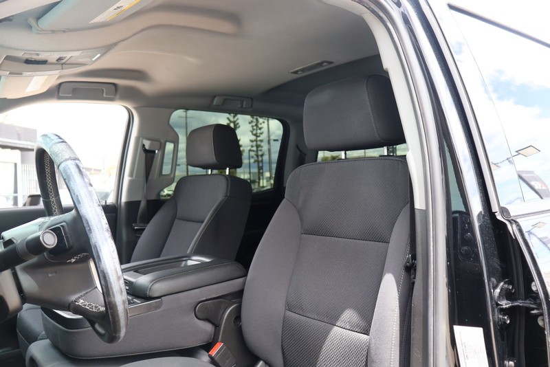 Chevrolet Silverado 1500 Vehicle Full-screen Gallery Image 16