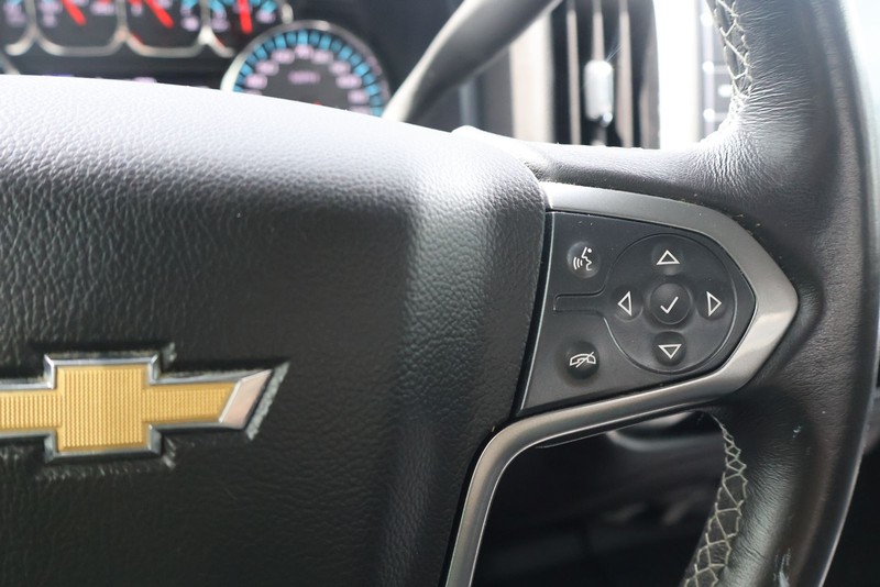Chevrolet Silverado 1500 Vehicle Full-screen Gallery Image 25