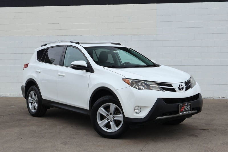 Toyota RAV4 Vehicle Full-screen Gallery Image 01