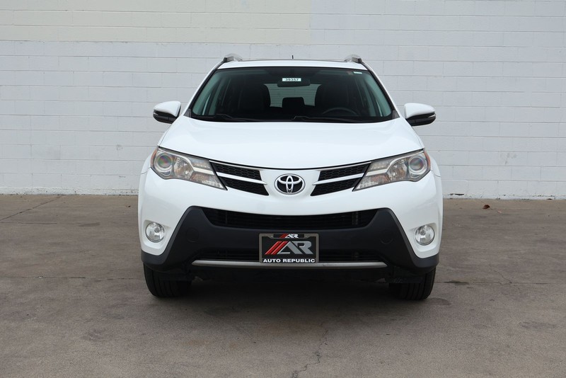 Toyota RAV4 Vehicle Full-screen Gallery Image 02