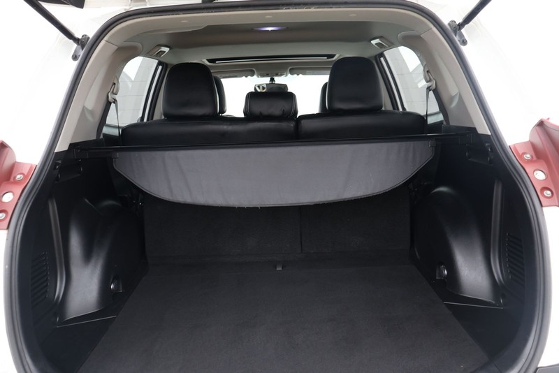 Toyota RAV4 Vehicle Full-screen Gallery Image 08
