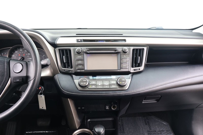 Toyota RAV4 Vehicle Full-screen Gallery Image 26
