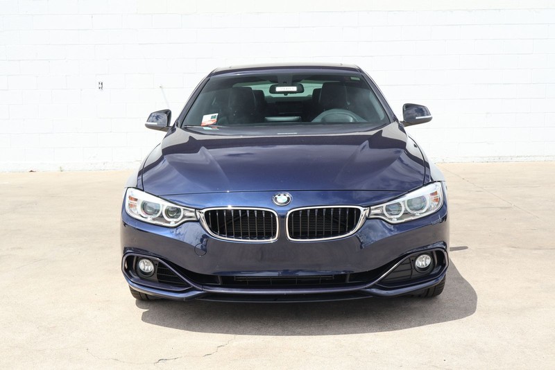 BMW 435i Vehicle Full-screen Gallery Image 02