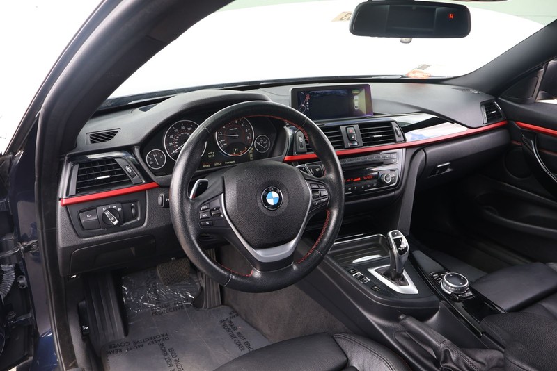 BMW 435i Vehicle Full-screen Gallery Image 15