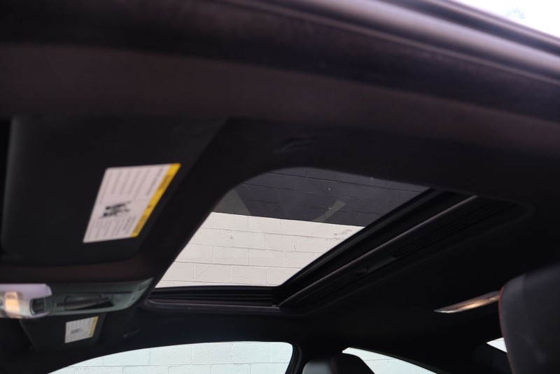 BMW 435i Vehicle Full-screen Gallery Image 32