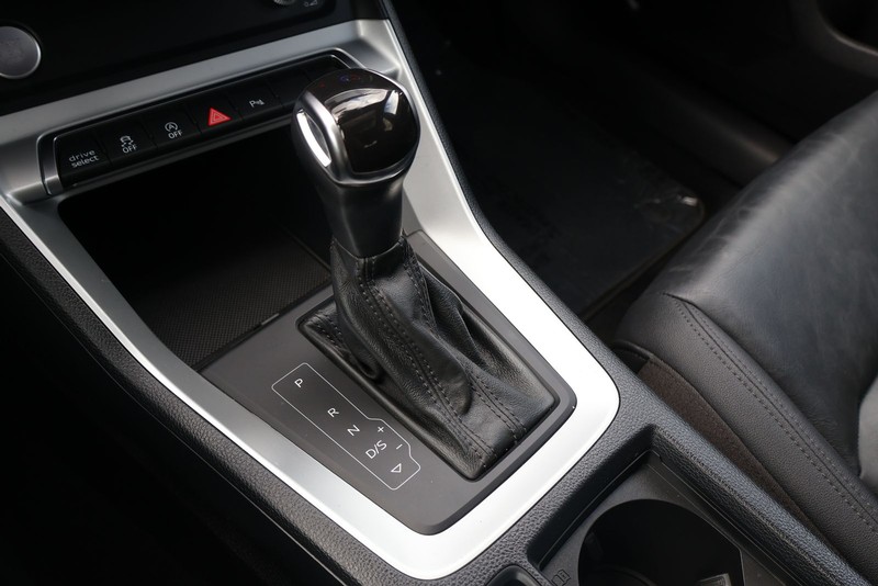 Audi Q3 Vehicle Full-screen Gallery Image 32