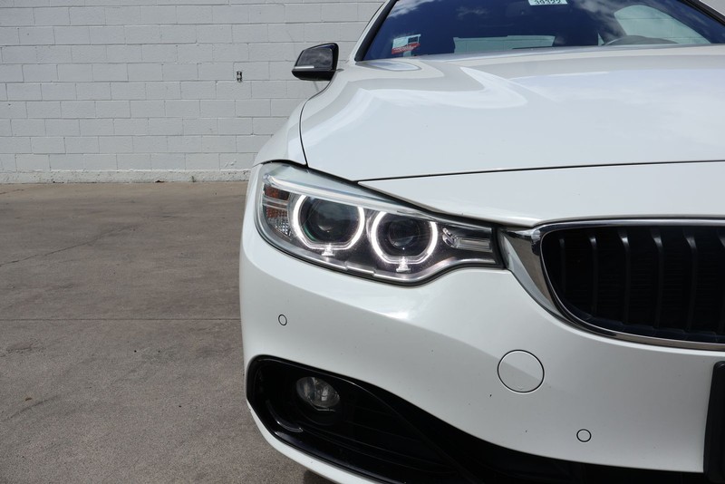 BMW 428i Vehicle Full-screen Gallery Image 03