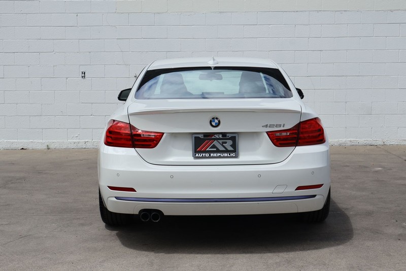 BMW 428i Vehicle Full-screen Gallery Image 06