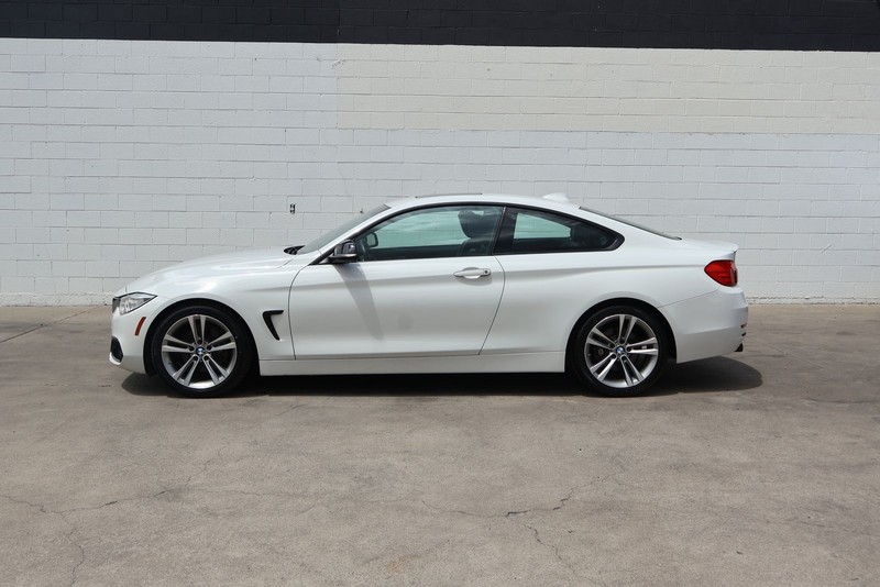 BMW 428i Vehicle Full-screen Gallery Image 10