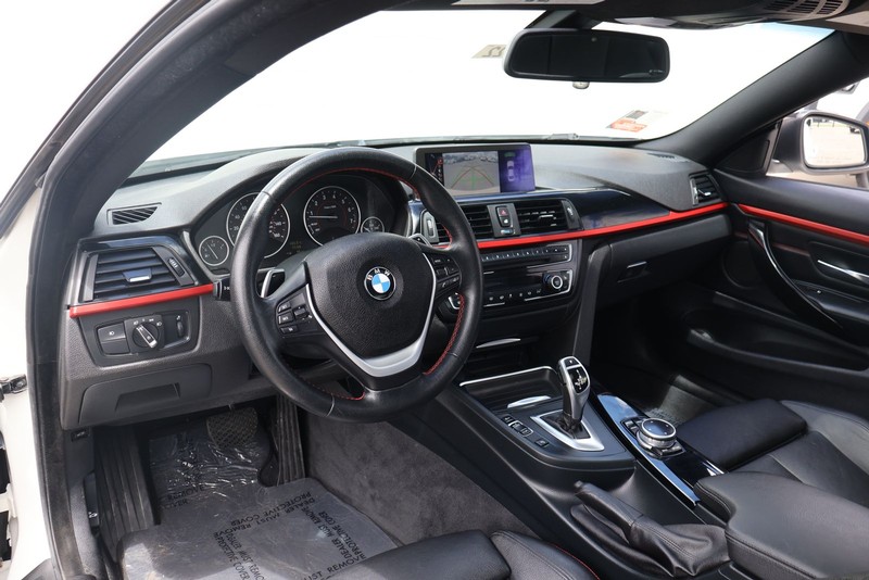BMW 428i Vehicle Full-screen Gallery Image 15