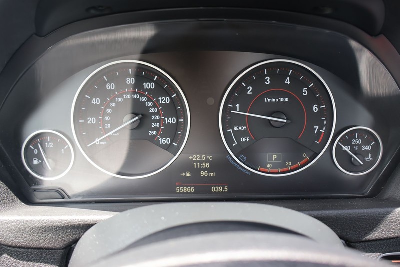 BMW 428i Vehicle Full-screen Gallery Image 22