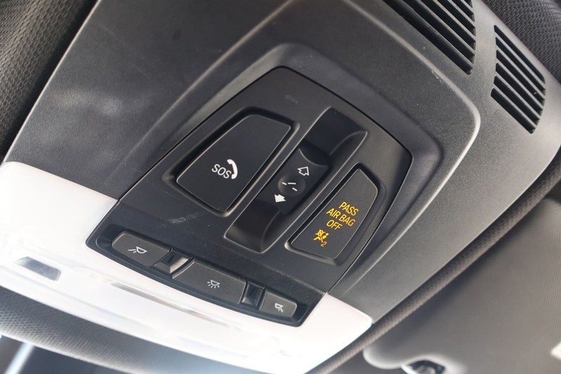 BMW 428i Vehicle Full-screen Gallery Image 30
