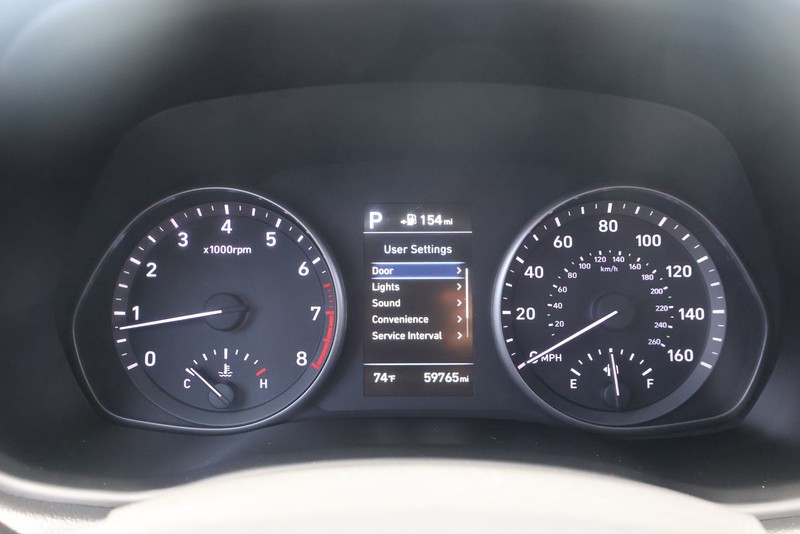 Hyundai Elantra GT Vehicle Full-screen Gallery Image 22