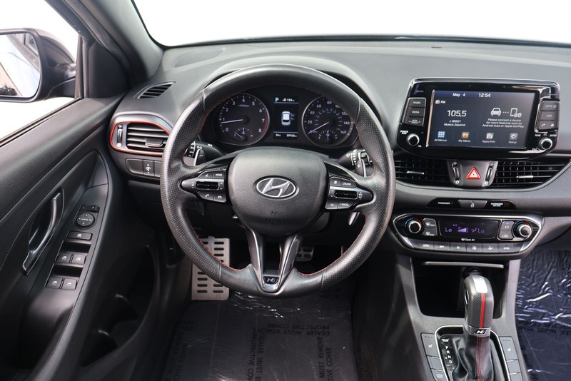 Hyundai Elantra GT Vehicle Full-screen Gallery Image 23