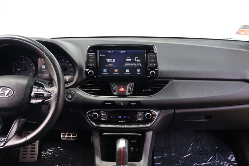 Hyundai Elantra GT Vehicle Full-screen Gallery Image 26