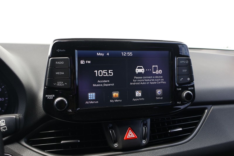 Hyundai Elantra GT Vehicle Full-screen Gallery Image 27