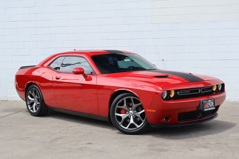 Dodge Challenger Vehicle Full-screen Gallery Image 01