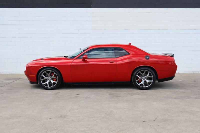 Dodge Challenger Vehicle Full-screen Gallery Image 10