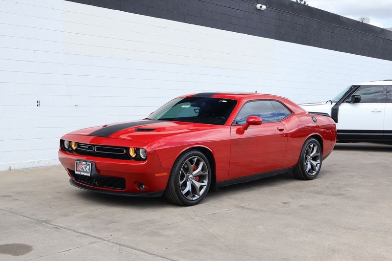 Dodge Challenger Vehicle Full-screen Gallery Image 11