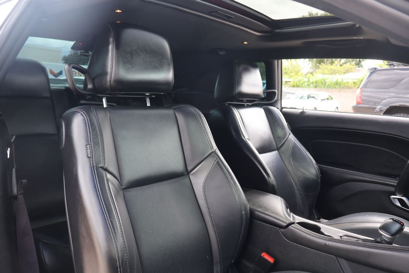 Dodge Challenger Vehicle Full-screen Gallery Image 18