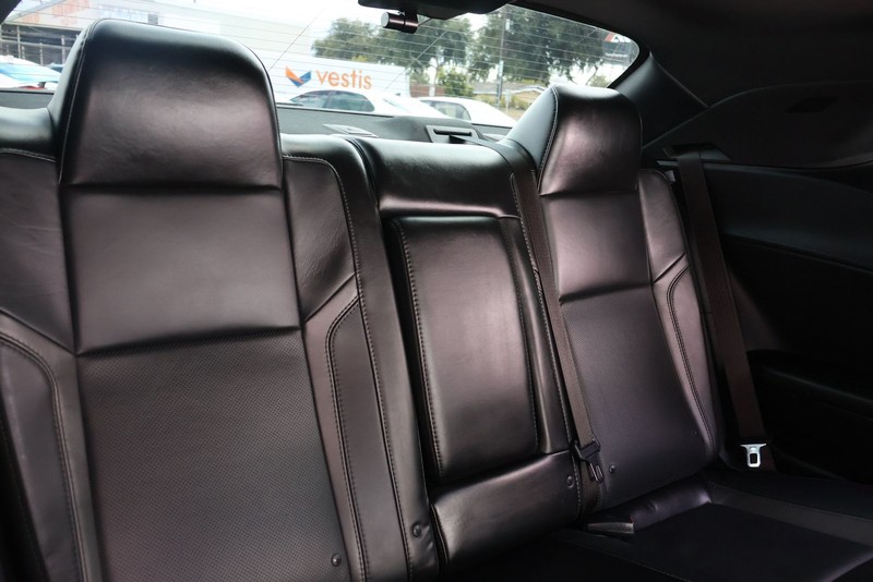 Dodge Challenger Vehicle Full-screen Gallery Image 19