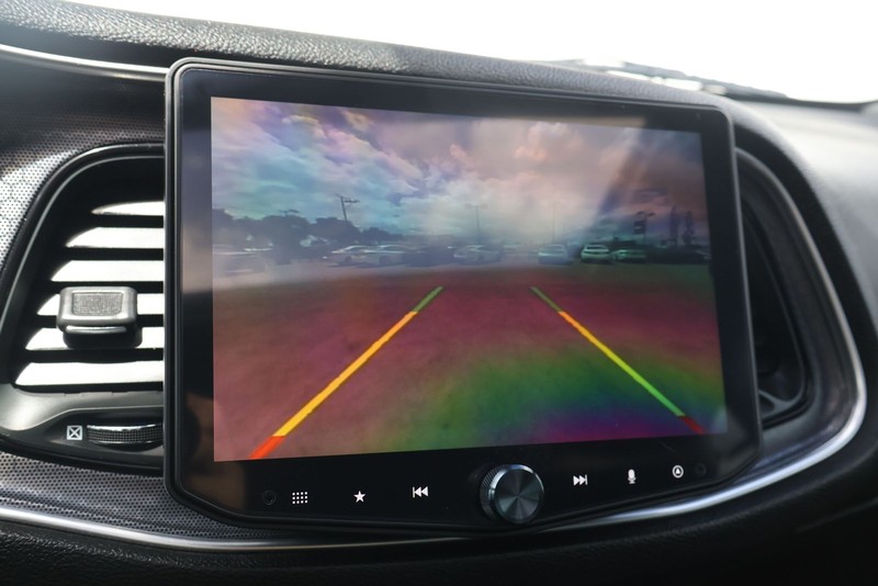 Dodge Challenger Vehicle Full-screen Gallery Image 27