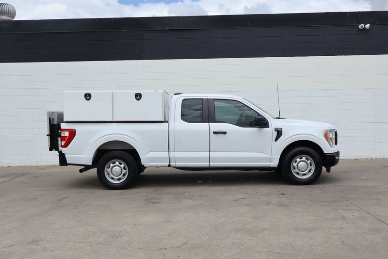 Ford F-150 Vehicle Full-screen Gallery Image 01